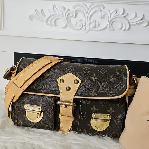 🔥🔥Good Condition 🔥 Authentic Louis Vuitton hudson pm - Picture 3 of 17